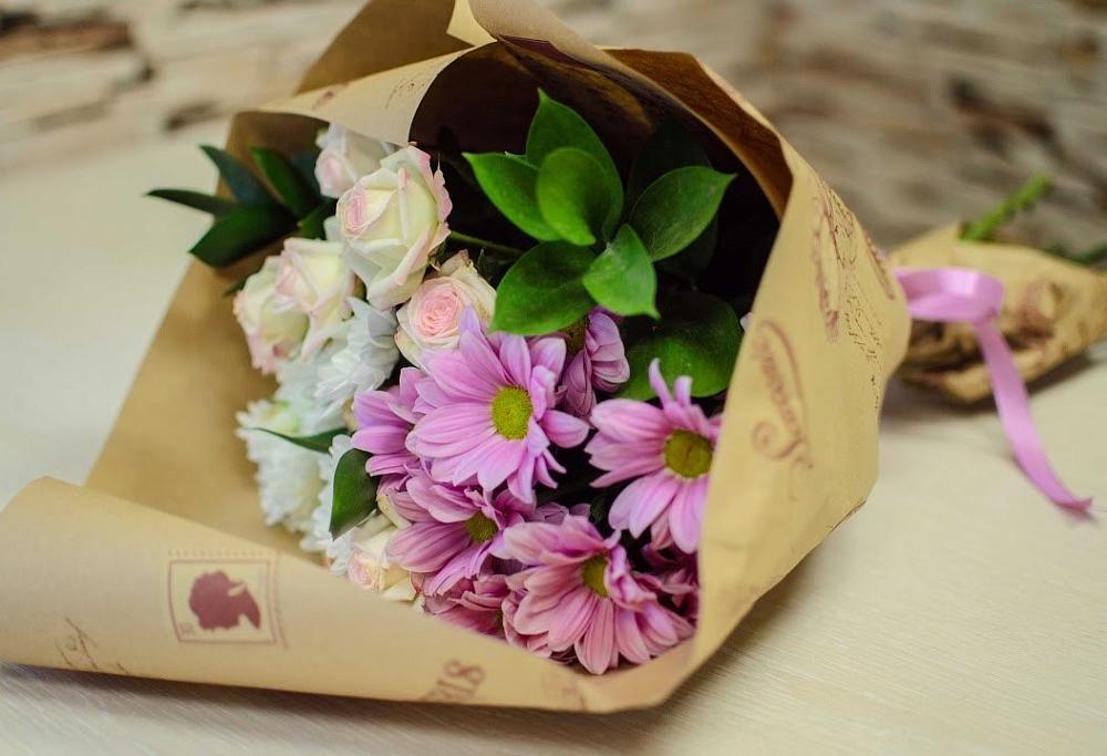 Букет цветов из: Розы и Хризантемы в Песь