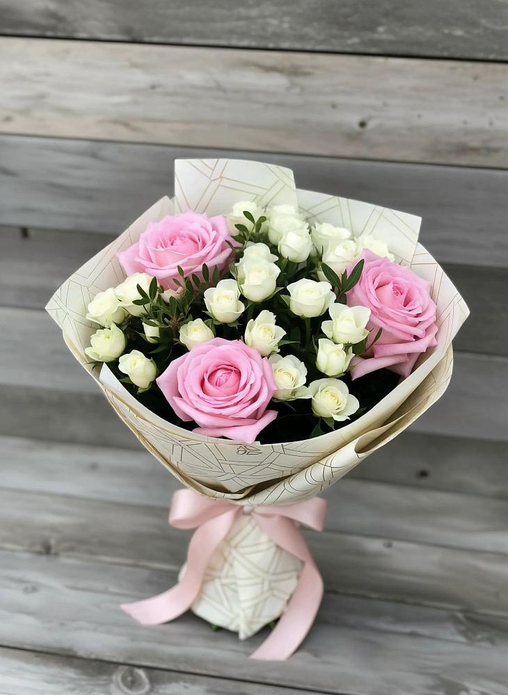 Букет цветов из: Розы в Песь
