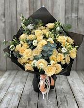 Букет цветов из:  Розы и Лизиантусы в Песь