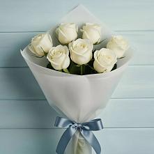 Букет 7 Белых роз Эдлесс Лав в Песь