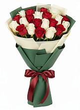 Букет Микс из красных и белых роз #REPLACE_PRED# Песь