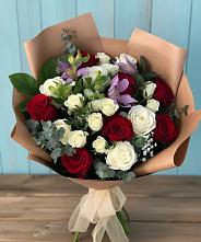 Букет цветов из:  Розы и Альстромерии в Песь