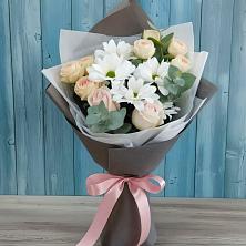 Букет цветов из:  Хризантемы и Розы в Песь