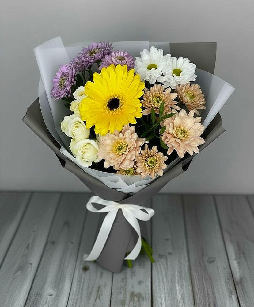 Букет цветов из: Розы, Герберы и Хризантемы в Песь