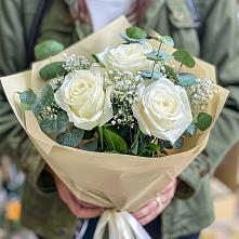 Букет цветов из:  Розы в Песь