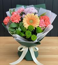 Букет цветов из:  Гвоздики, Розы, Герберы и Хризантемы в Песь