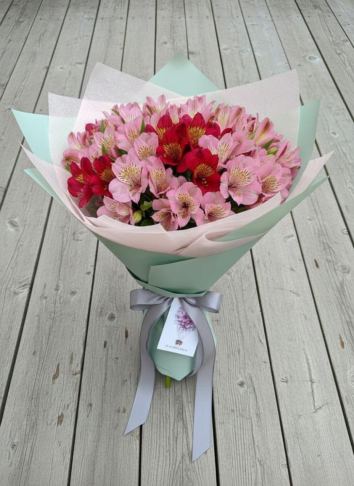 Букет цветов из: Альстромерии в Песь