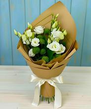 Букет цветов из:  Хризантемы и Лизиантусы #REPLACE_PRED# Песь