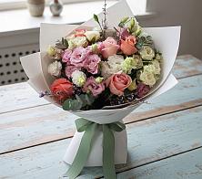 Букет цветов из:  Розы, Лизиантусы и Гвоздики в Песь