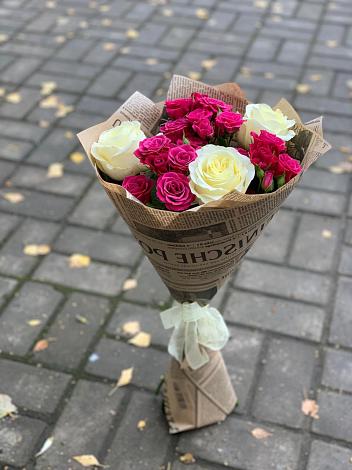 Букет цветов из: Розы в Песь