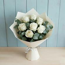 Букет Белые розы в Эвкалипте в Песь