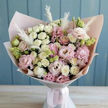 Букет цветов из:  Альстромерии и Розы в Песь